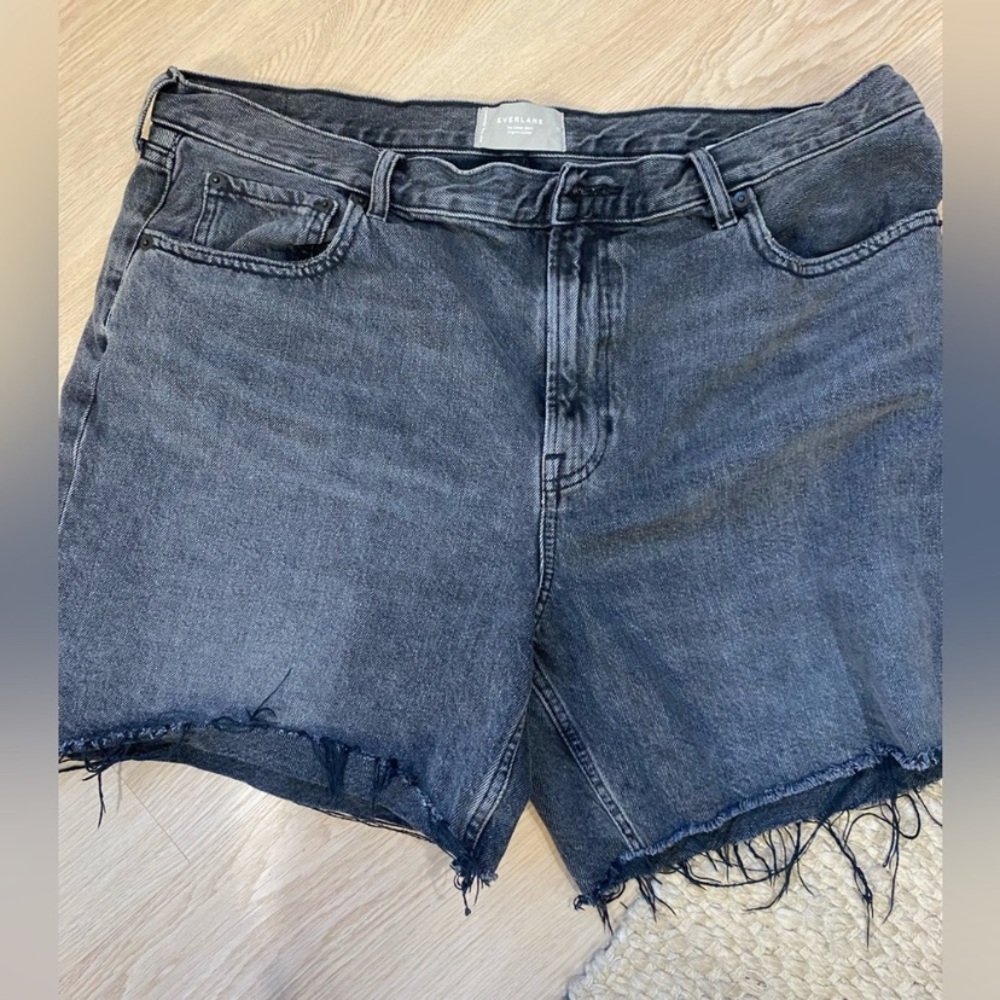 EVERLANE black denim jean shorts size 33 NWT